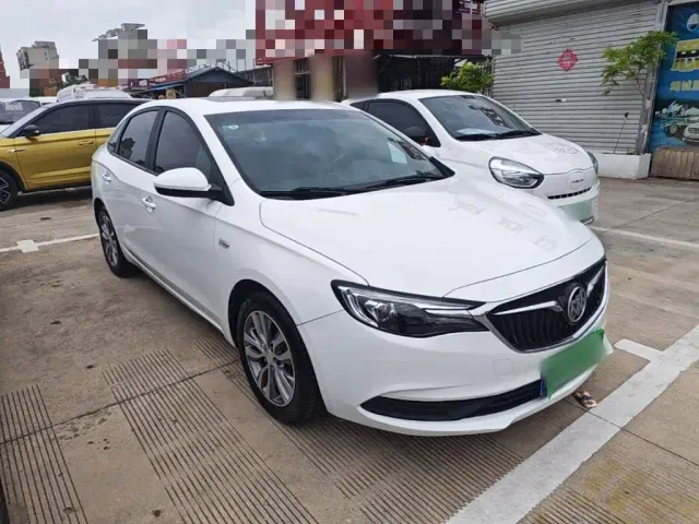 Buick Excelle — Фото автомобиля 3