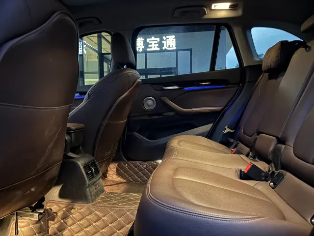 BMW X1 — Фото автомобиля 10