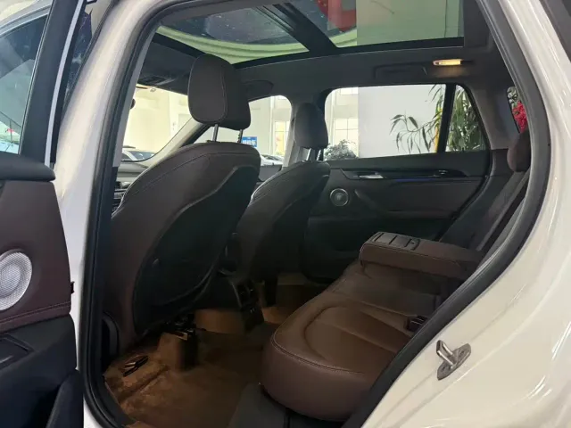 BMW X1 — Фото автомобиля 6