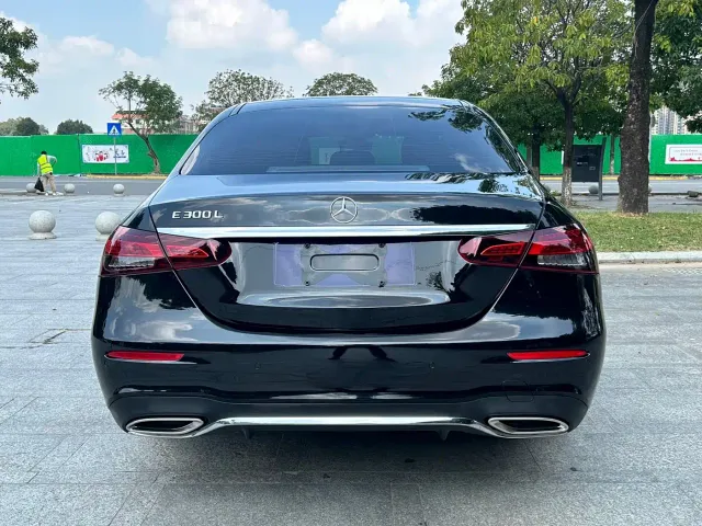 Mercedes-Benz E-Class — Фото автомобиля 15