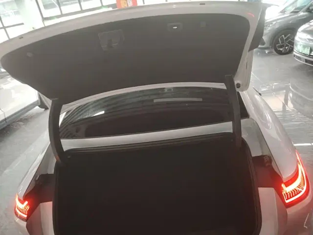 Geely Galaxy E8 — Фото автомобиля 18