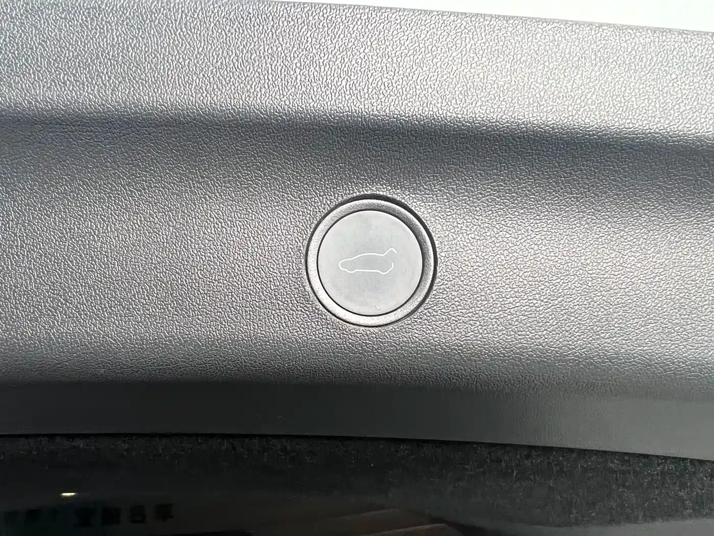 Tesla Model Y 2022 Facelift Rear-Wheel Drive Version — Фото автомобиля 24