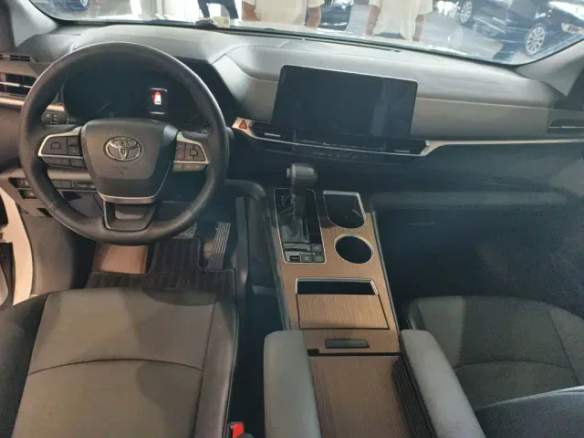 Toyota Granvia — Фото автомобиля 9