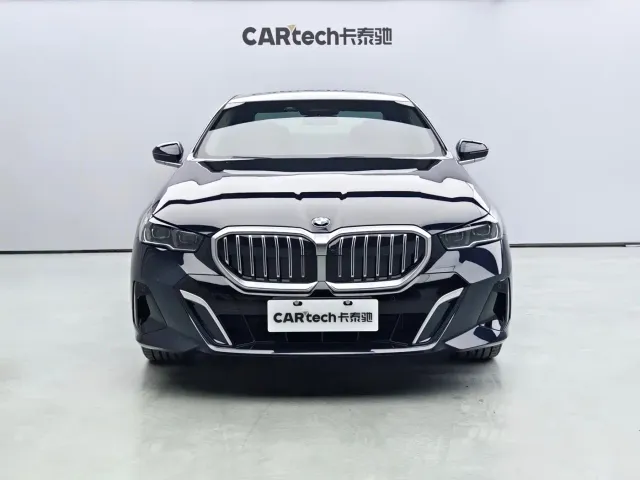 BMW 5 Series — Фото автомобиля 2