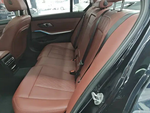 BMW 3 Series — Фото автомобиля 16