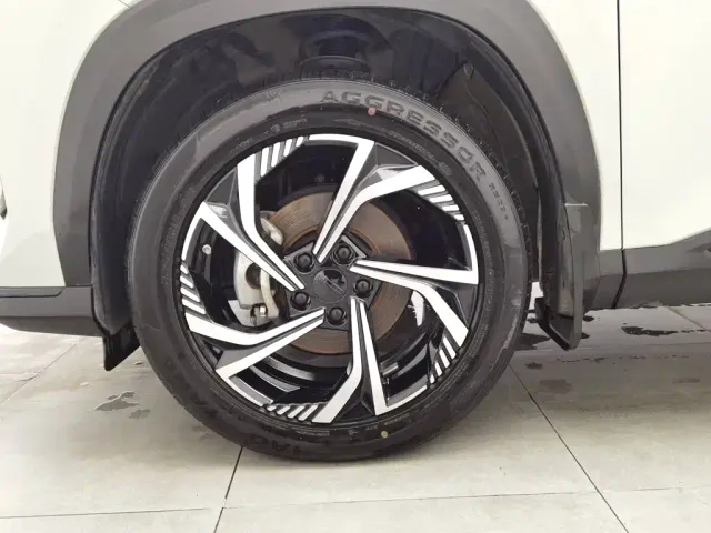 Geely Boyue — Фото автомобиля 17