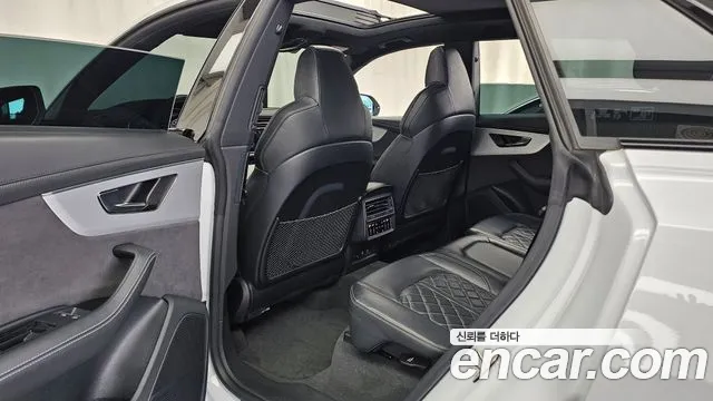 Audi Q8 55 TFSI quattro Premium — Фото автомобиля 26