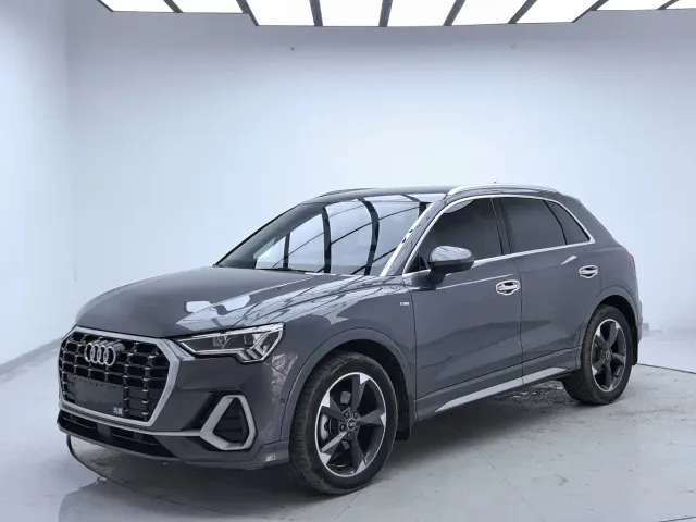 Фотография автомобиля — Audi Q3