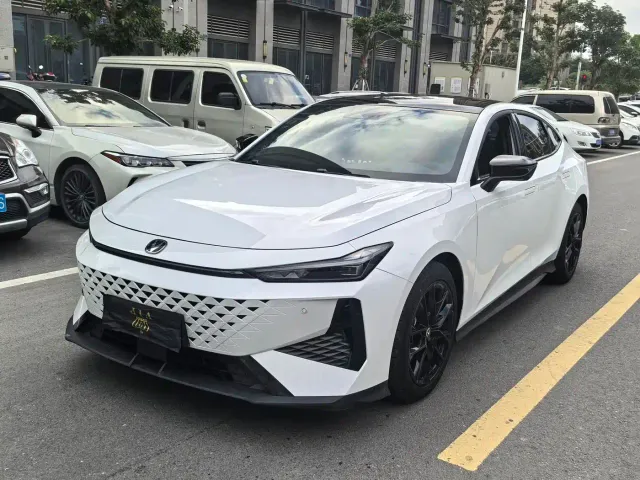 Фотография автомобиля — Changan UNI-V