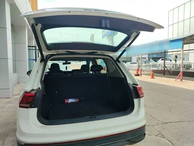 Volkswagen Tiguan L — Фото автомобиля 18