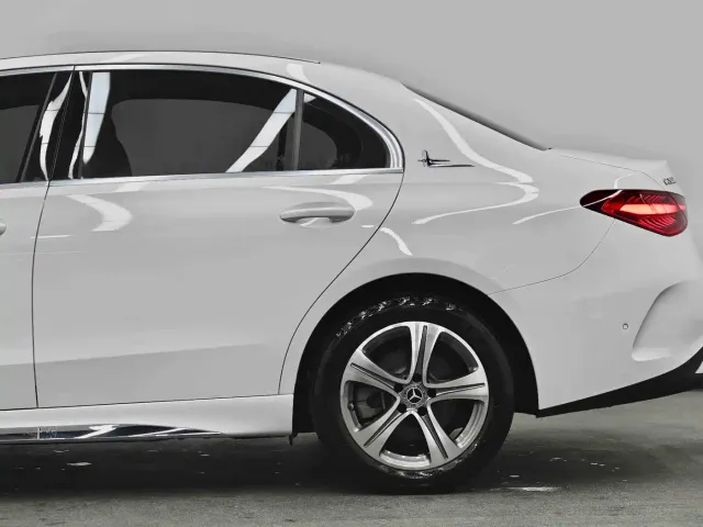 Mercedes-Benz C-Class — Фото автомобиля 12