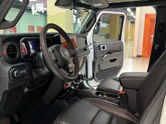 Jeep Wrangler — Фото автомобиля 8