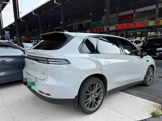 Leapmotor C10 — Фото автомобиля 9