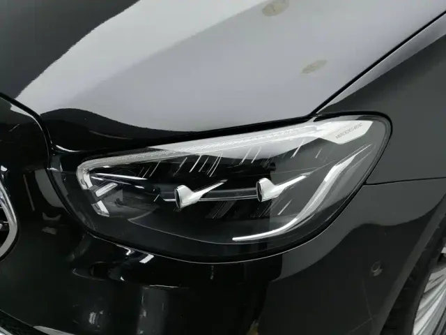 Mercedes-Benz E-Class — Фото автомобиля 7