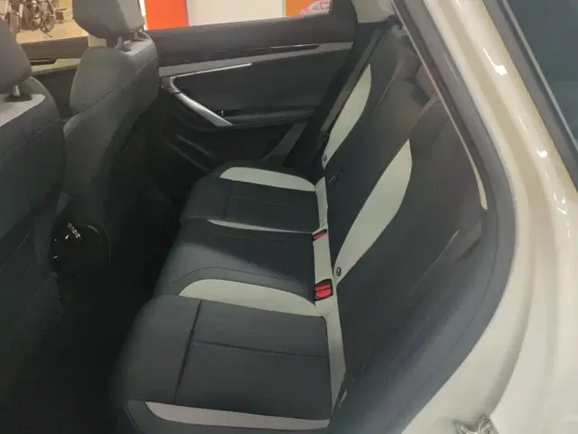 Geely Boyue L — Фото автомобиля 11