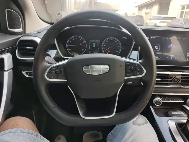 Geely Binyue — Фото автомобиля 6