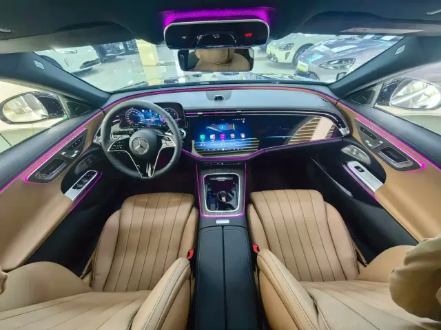 Mercedes-Benz E-Class — Фото автомобиля 8