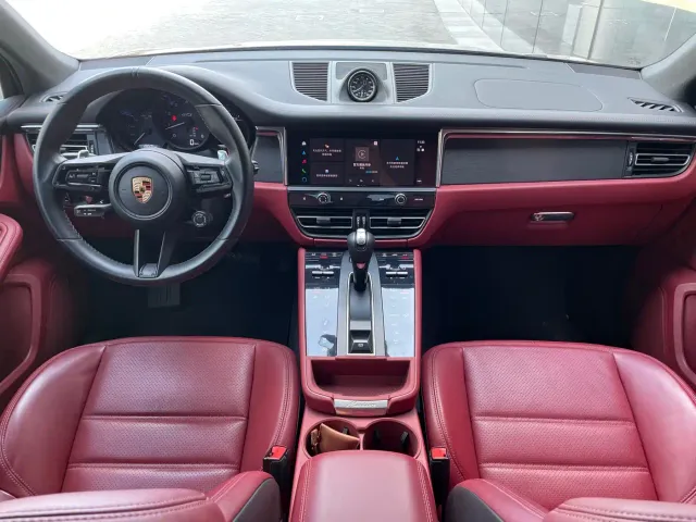 Porsche Macan — Фото автомобиля 10