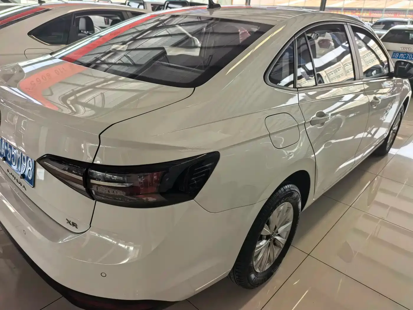 Volkswagen Lavida 2023 New Sharp 1.5L Auto Premium Edition — Фото автомобиля 4