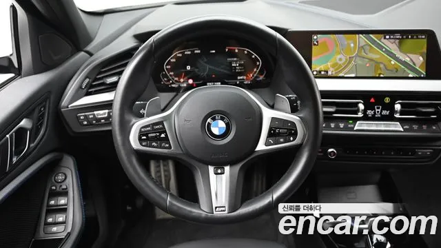 BMW 1 Series F40 — Фото автомобиля 13