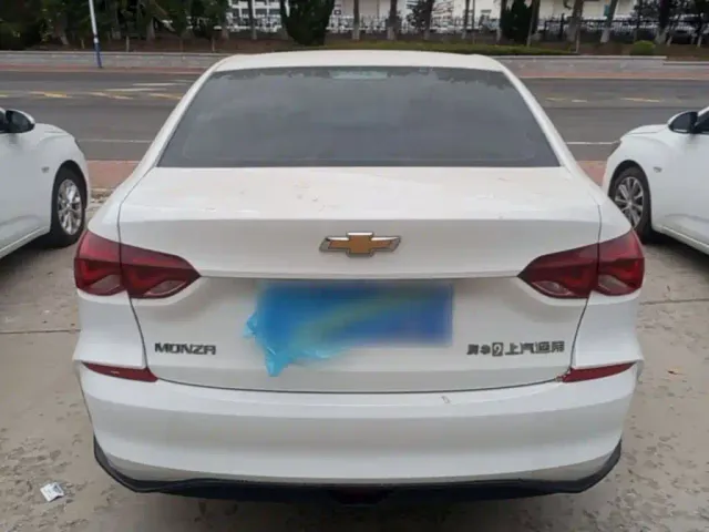 Chevrolet Monza — Фото автомобиля 5