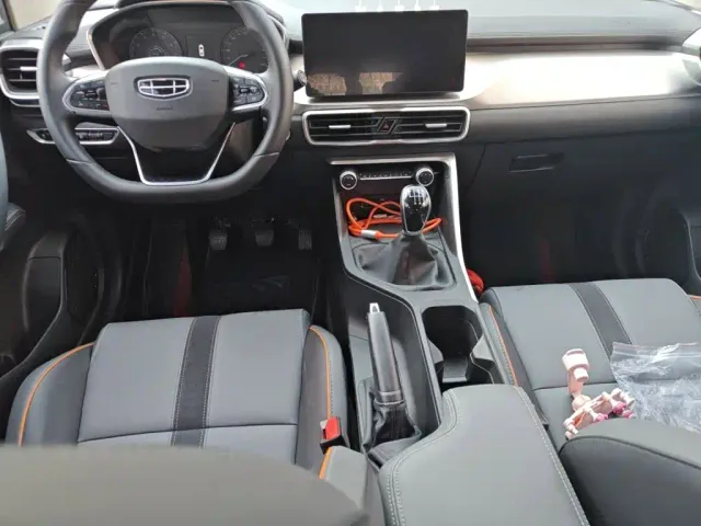Geely Binyue — Фото автомобиля 5