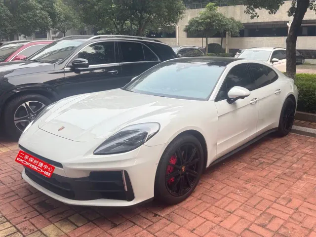 Фотография автомобиля — Porsche Panamera