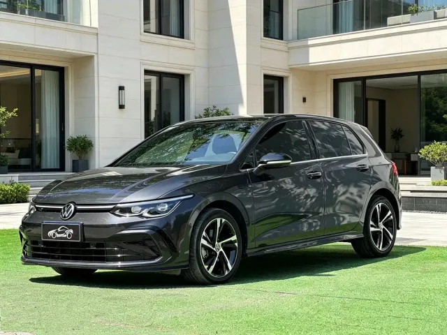 Фотография автомобиля — Volkswagen Golf