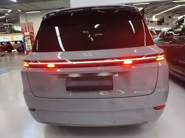 Li Auto L9 — Фото автомобиля 5