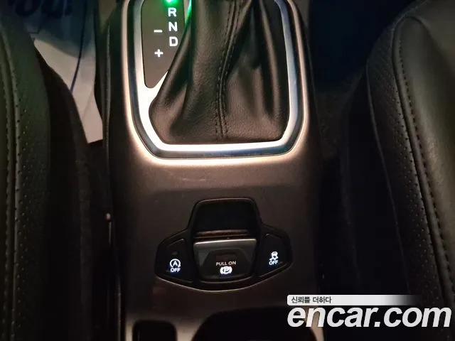 Jeep Renegade — Фото автомобиля 9