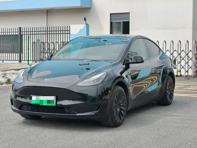 Фотография автомобиля — Tesla Model Y