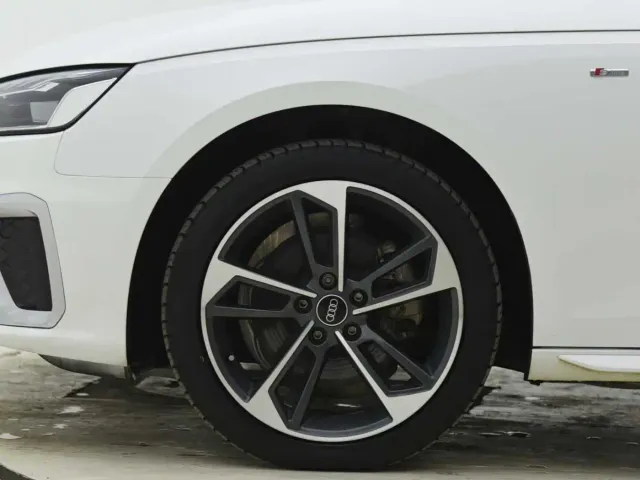 Audi A4L — Фото автомобиля 5