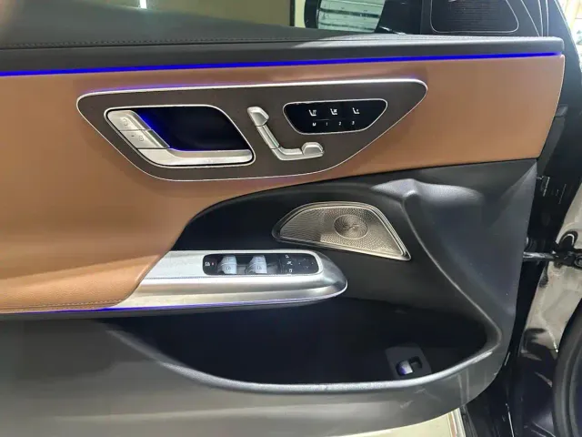 Mercedes-Benz E-Class — Фото автомобиля 4