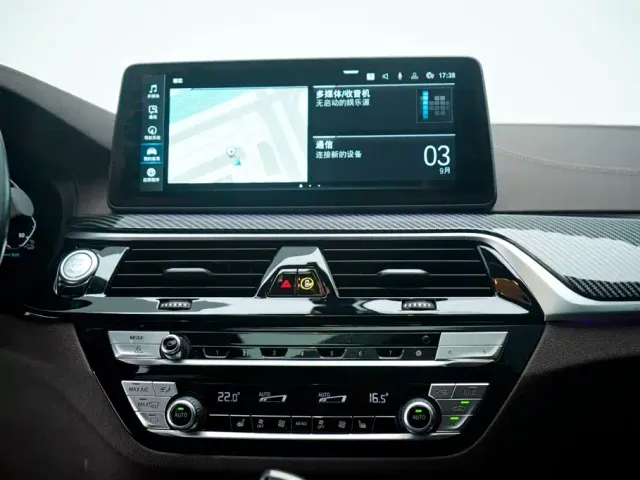 BMW 5 Series — Фото автомобиля 16