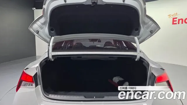 Hyundai Avante CN7 — Фото автомобиля 30