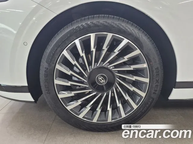 Hyundai Grandeur GN7 — Фото автомобиля 19