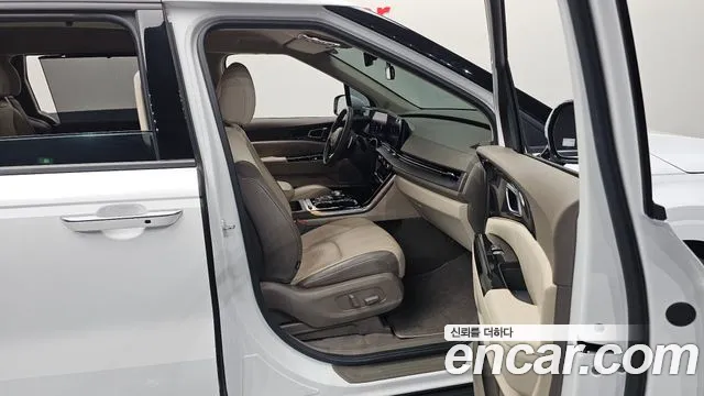 Kia Carnival Generation 4 — Фото автомобиля 16