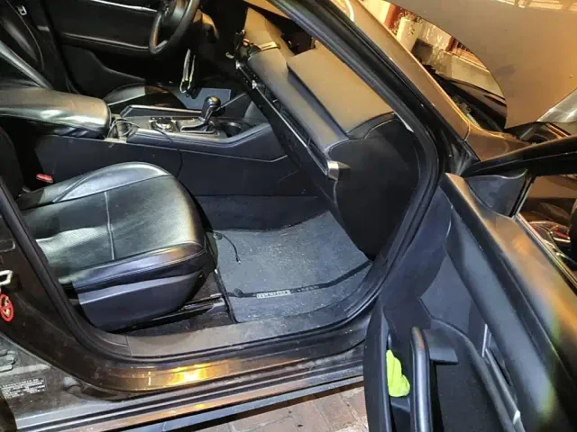 Mazda Axela — Фото автомобиля 13