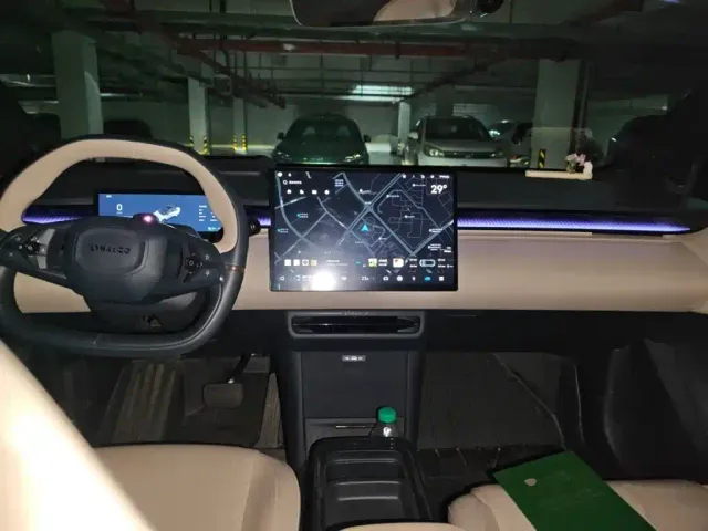 Lynk & Co Lynk & Co Z20 2025 530km RWD Max — Фото автомобиля 5