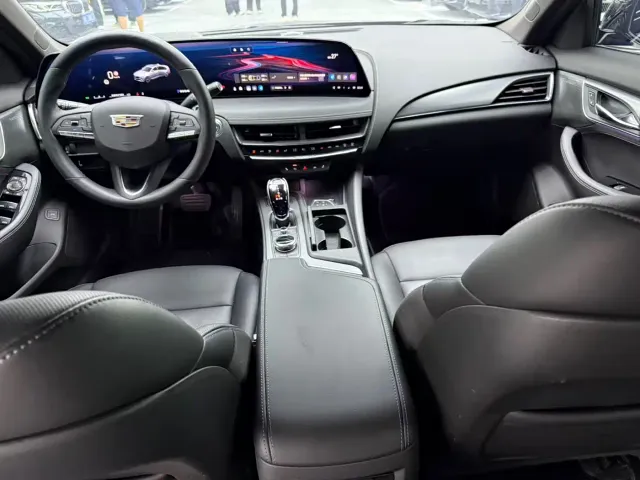 Cadillac CT5 — Фото автомобиля 12