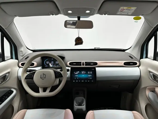 Leapmotor T03 — Фото автомобиля 14