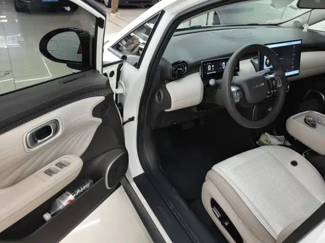 GAC Aion UT — Фото автомобиля 15