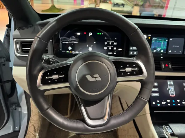 Li Auto ONE — Фото автомобиля 10