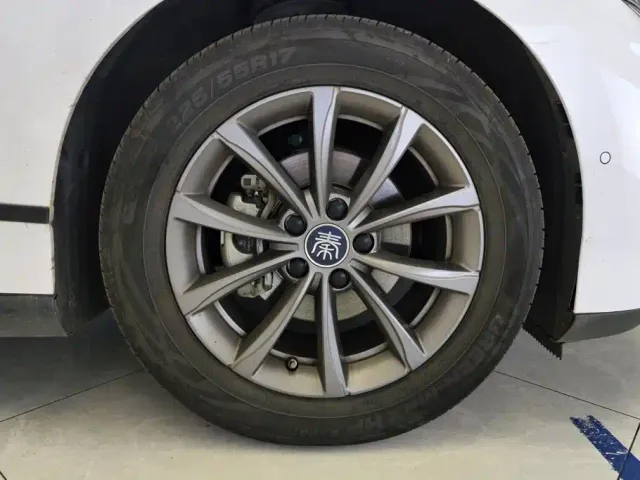 BYD Qin L — Фото автомобиля 6