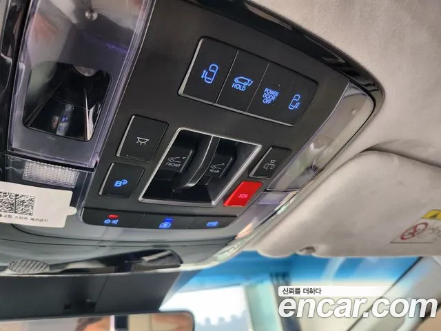 Hyundai Staria Staria 4WD Lounge 9 мест — Фото автомобиля 18