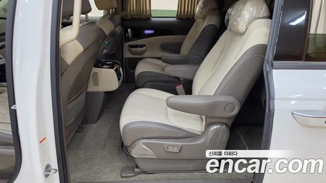Kia Canival Carnival 4 поколение Бензин 9 мест Hi-Limousine — Фото автомобиля 6