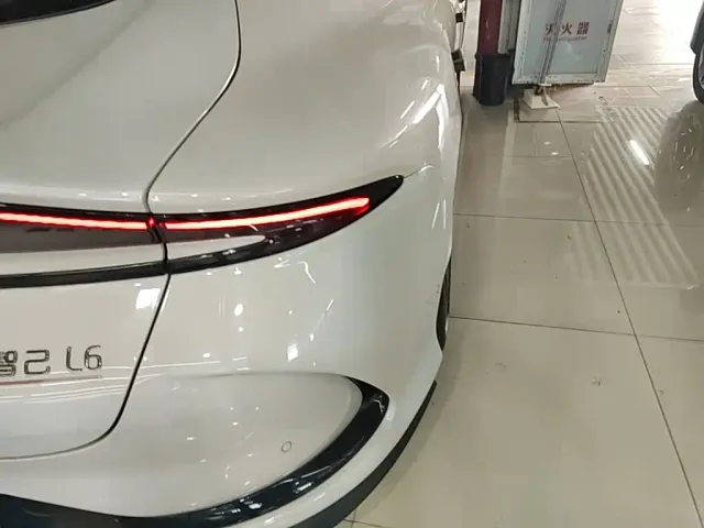 IM Motors L6 — Фото автомобиля 7