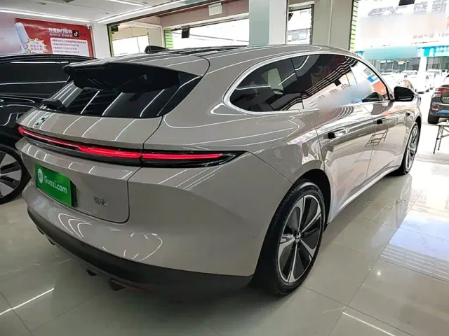 Nio ET5 Touring — Фото автомобиля 6