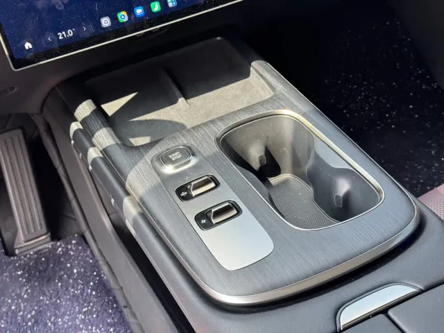 Xiaomi SU7 — Фото автомобиля 14