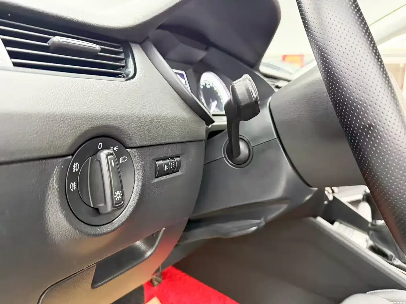 Škoda Octavia 2022 1.5L Automatic Comfort Edition — Фото автомобиля 10